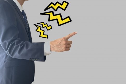コンビニバイト怒られる